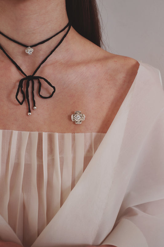 Trillium Diamante Pendant