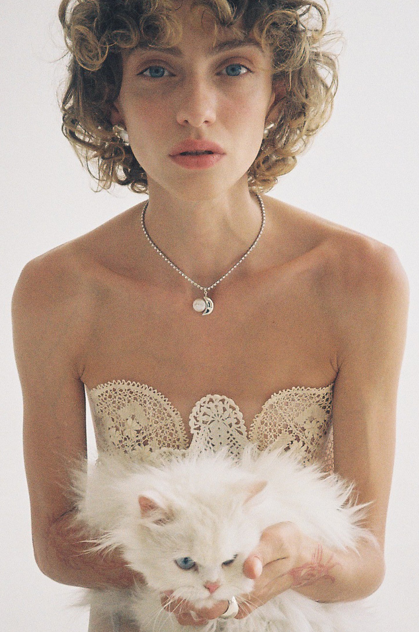 Halve Moon Necklace
