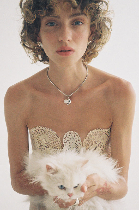 Halve Moon Necklace