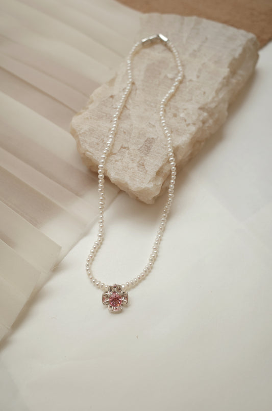 Trillium Pearl Collar